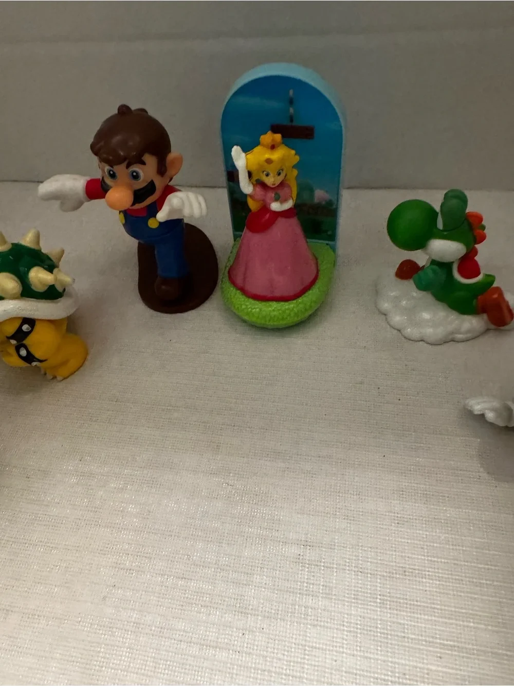 Nintendo Mario, Luigi, Peach Princess, Yoshi, Bowser, 1Up McDonalds Figurines